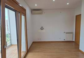 T3 with parking and storage