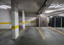 T3 with parking and storage