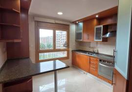 T3 with parking and storage