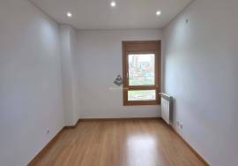 T3 with parking and storage