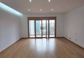 T3 with parking and storage