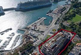 GARAGE PARKING SPACE IN BUILDING CENTER OF FUNCHAL