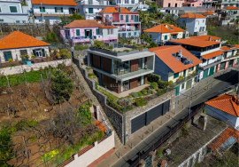 PLOT OF LAND IN ESTREITO DE CÂMARA DE LOBOS PLOT OF LAND IN ESTREITO DE CÂMARA DE LOBOS
