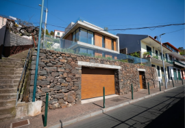 PLOT OF LAND IN ESTREITO DE CÂMARA DE LOBOS PLOT OF LAND IN ESTREITO DE CÂMARA DE LOBOS