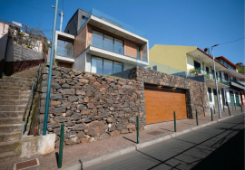 PLOT OF LAND IN ESTREITO DE CÂMARA DE LOBOS PLOT OF LAND IN ESTREITO DE CÂMARA DE LOBOS