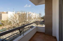 Tavira – 3+1 bedroom townhouse near centre with terraces