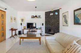 Tavira – 3+1 bedroom townhouse near centre with terraces