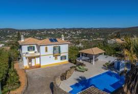São Brás de Alportel – countryside villa with pool and garage