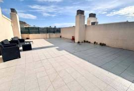 Exclusive penthouse for rent with garage plot on Bulevar del Pla – Alicante
