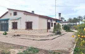 Sale of Casa de Campo (Elche).