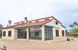 Sale of Casa de Campo (Elche).