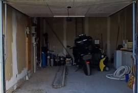 Single Storey Villa With 3 Bedrooms And A Garage, On A 1030 M2 Plot With Pool And Fruit Trees, In A Quiet Residential Area.