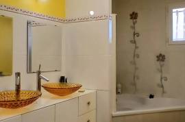 Single Storey Villa With 3 Bedrooms And A Garage, On A 1030 M2 Plot With Pool And Fruit Trees, In A Quiet Residential Area.