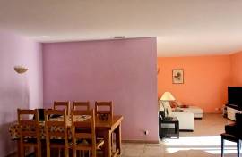 Single Storey Villa With 3 Bedrooms And A Garage, On A 1030 M2 Plot With Pool And Fruit Trees, In A Quiet Residential Area.