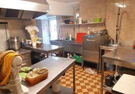 Big building with garden for sale in Chaillac, la Brenne 36