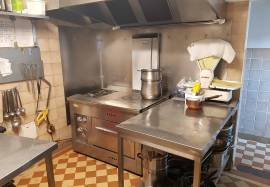 Big building with garden for sale in Chaillac, la Brenne 36