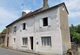 Large house is for sale in the village of LIGLET, Montmorillonnais region, Vienne 86