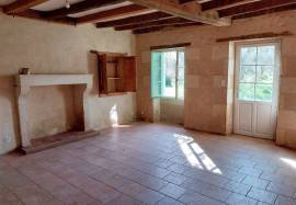 Two houses with garden for sale near Saint Savin 86