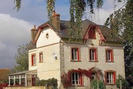 Manor house with garden for sale near Chaillac, Indre 36