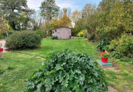 House with big outbuilding for sale near Le Blanc 36