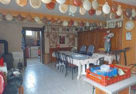 House with big outbuilding for sale near Le Blanc 36