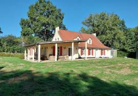 House with pool for sale in the Haute Vienne 87