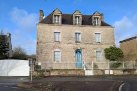 Maison De Maitre Style Manor House with Garden