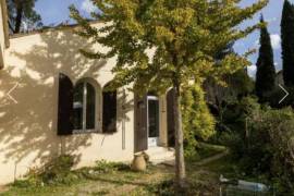 Detached Villa With Large Rooms