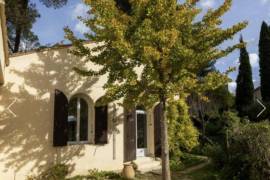 Detached Villa With Large Rooms