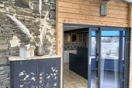 Fully Renovated Barn with Character