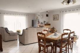 Detached Villa with Mature Garden and Open View