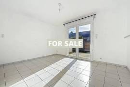 Ideal Holiday Home Cottage with Garage and Garden