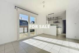 Ideal Holiday Home Cottage with Garage and Garden