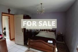 Farm House With Large Garden Farm House With Large Garden