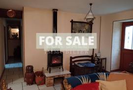 Farm House With Large Garden Farm House With Large Garden