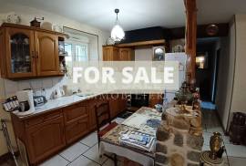 Farm House With Large Garden Farm House With Large Garden