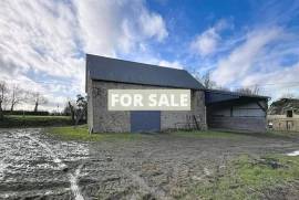 Collection of Barns to Renovate in the Countryside