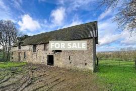 Collection of Barns to Renovate in the Countryside
