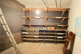 Huge Villa with Garage, Ideal Commercial Location