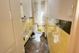 Huge Villa with Garage, Ideal Commercial Location