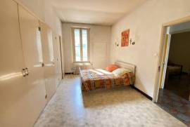 Huge Villa with Garage, Ideal Commercial Location