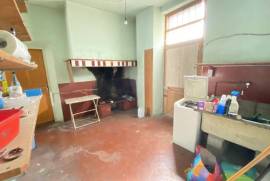 Huge Villa with Garage, Ideal Commercial Location