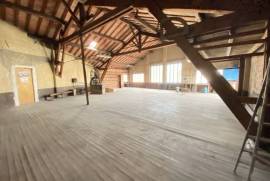 Huge Villa with Garage, Ideal Commercial Location