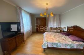 Detached house for rent in Jurmala, 315.00m2