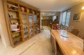 Detached house for rent in Jurmala, 315.00m2