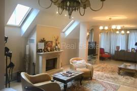 Detached house for rent in Jurmala, 315.00m2