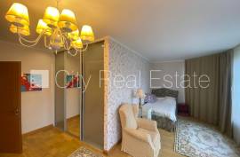 Detached house for rent in Jurmala, 315.00m2