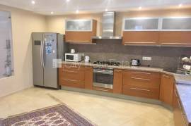 Detached house for rent in Jurmala, 315.00m2