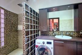 Detached house for rent in Jurmala, 344.00m2