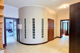 Detached house for rent in Jurmala, 344.00m2